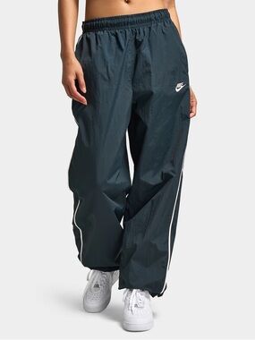 Nike Women's WR Woven Pants